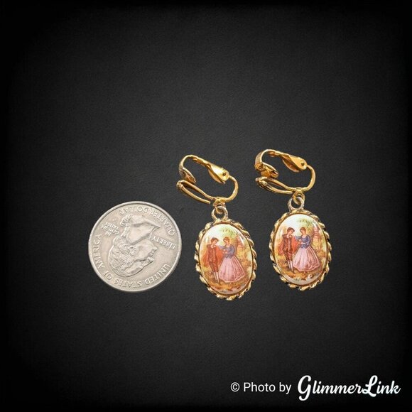 VTG Oval Porcelain Fragonard Courting Couple Cameo Gold Tone Clip On Earrings - Picture 5 of 8